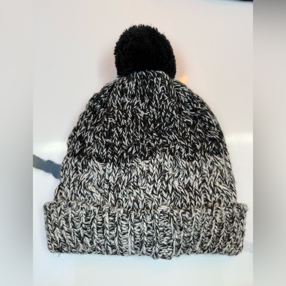 Like New Old Navy Kids Black and Gray Knit Beanie